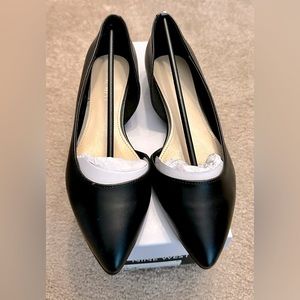 NEW in box! Nine West black flats - Women's size 6.5 M - NW7Saige